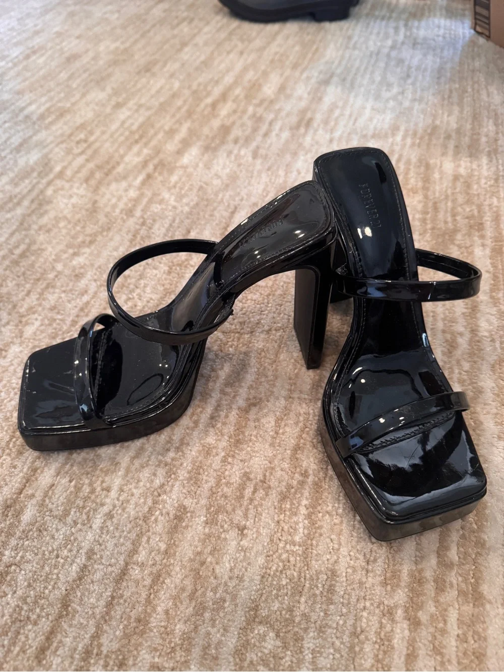Like new Y2K Black Patent Platform Heel Sandals - Women size 7